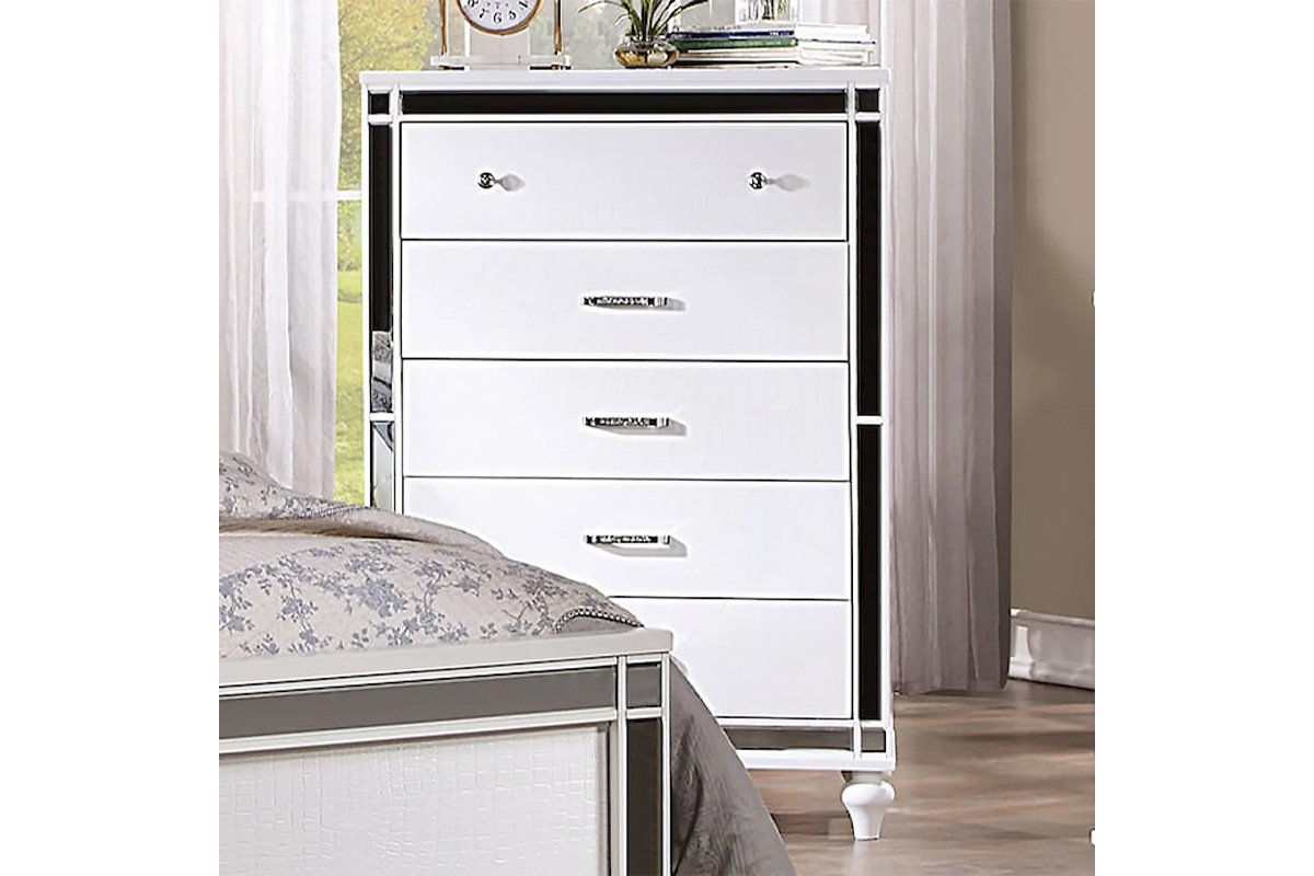 Brachium White Solid Wood Chest