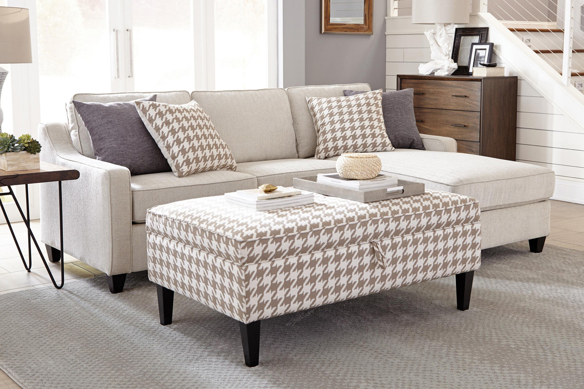 Mcloughlin Upholstered Sectional Cream